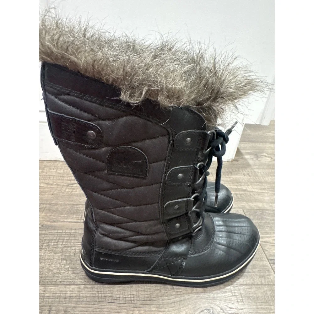 Sorel Tofino II Waterproof Winter Boots Black Faux Fur Trim Quilted Lace Up